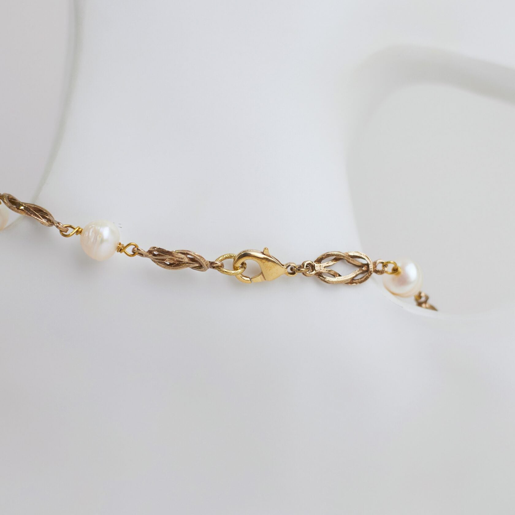 Collana Colombe – Perle di Fiume e Granate