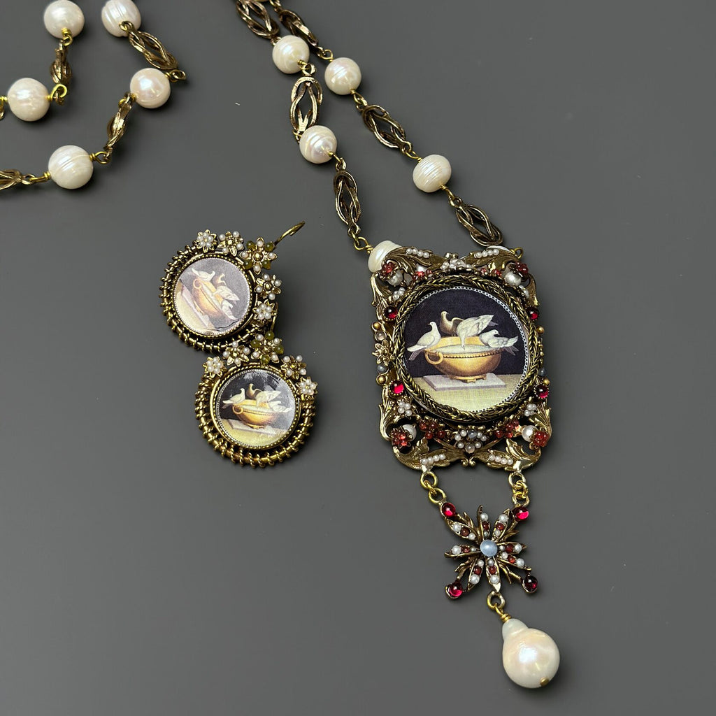 Collana Colombe – Perle di Fiume e Granate