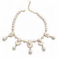 Collection Bianca – Cammei in Porcellana e Perle Barocche